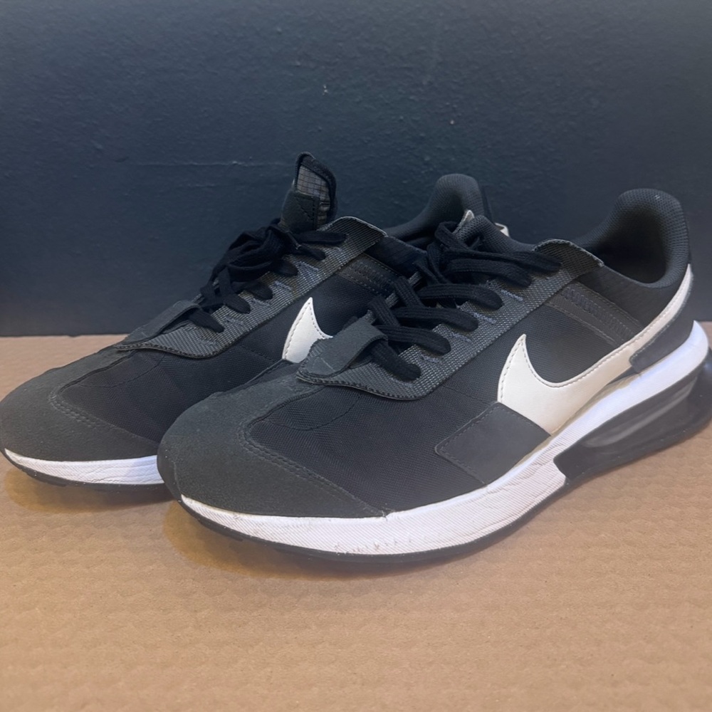 Nike Men's Air Max Pre-Day Black and White Athletic Sneakers